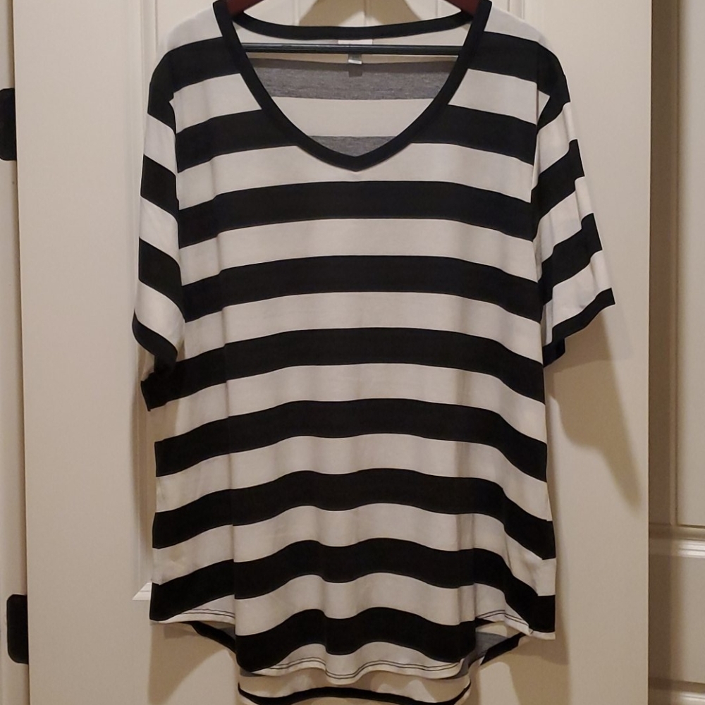LuLaRoe B&W Stripes Iris